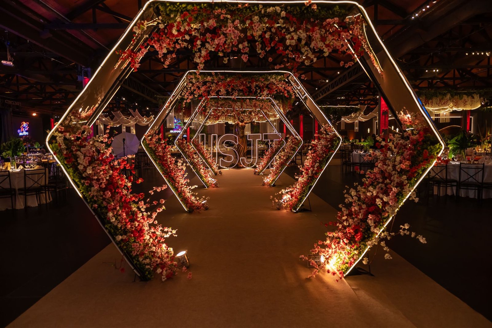 Cenário decorado para baile de formatura - Pixi Formaturas